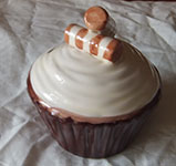 Cupcake with Chocolate Swirls money box other view
