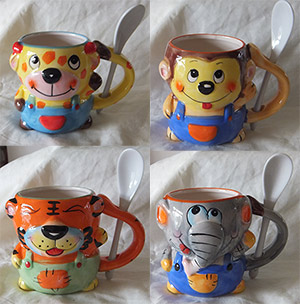 photo of Set of 4 animal mugs with spoons